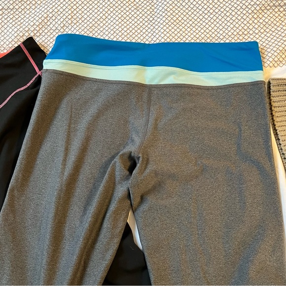 Large cropped athletic pants - Picture 4 of 5